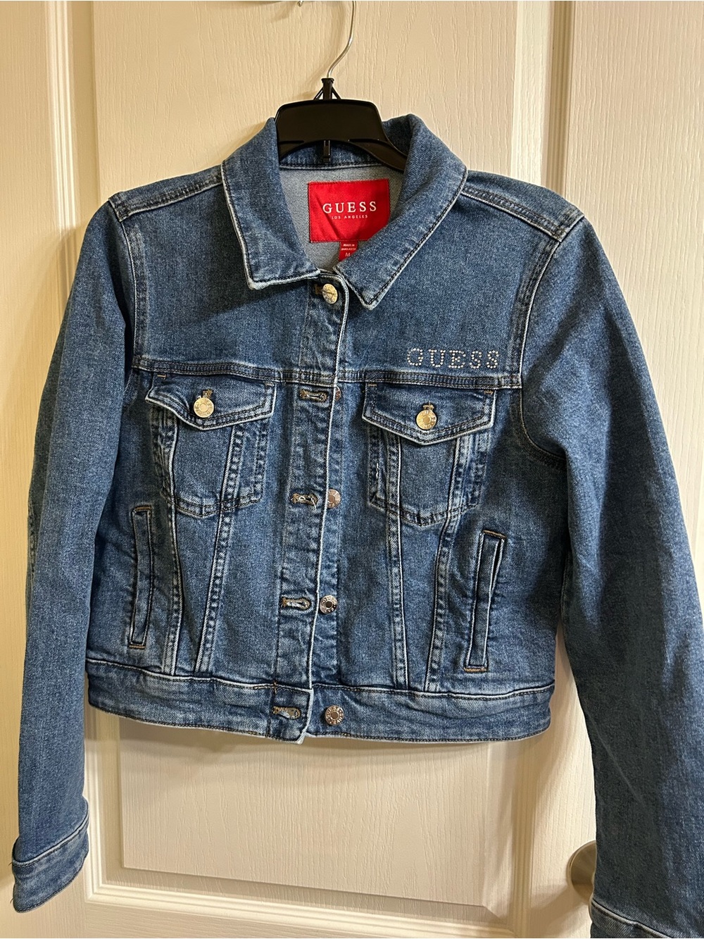 (NWT) Guess women’s denim jacket